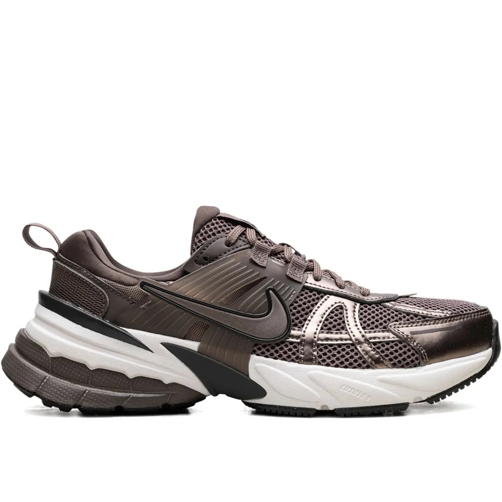 Nike V2K RUN in Mink Brown and White
